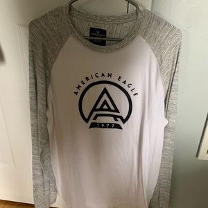 American eagle white and gray long sleeve shirt